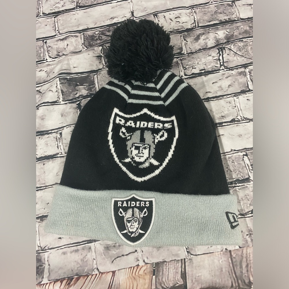 Las Vegas Oakland Raiders NFL New Era Bobble Hat PomPom Cap
